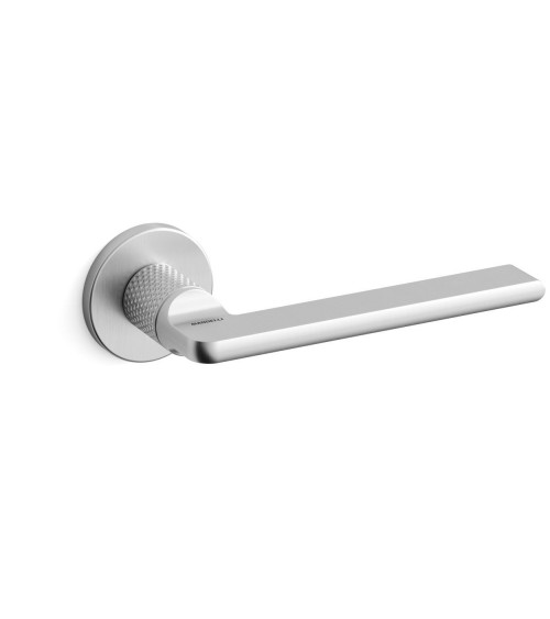 Puxador de porta cromo acetinado Mandelli Grint puxador design