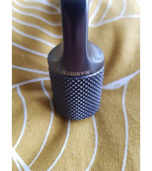 Puxador de porta em latão Mandelli Grint puxador design cor 5