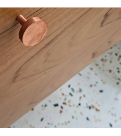 Botão de móvel em latão NENA M design