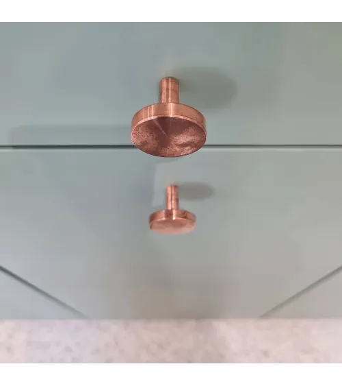 Botão de móvel em latão NENA M design