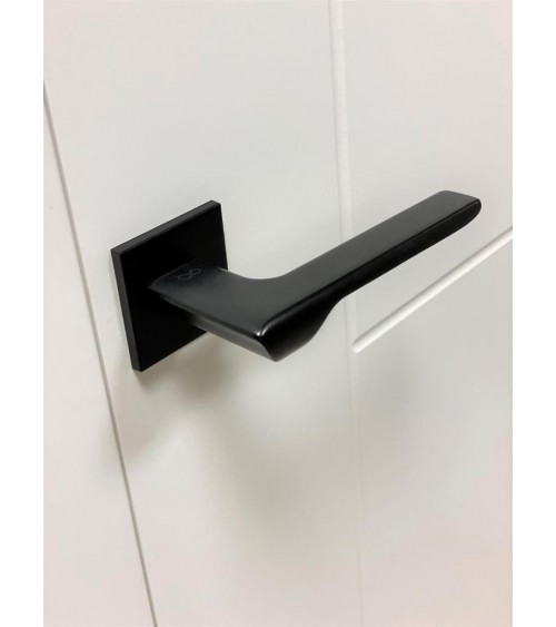 Puxador de porta preto LIGNE design