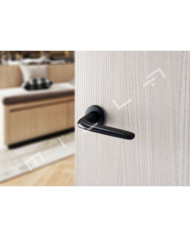 Puxador de porta Preto AZALIA puxador design montado numa porta