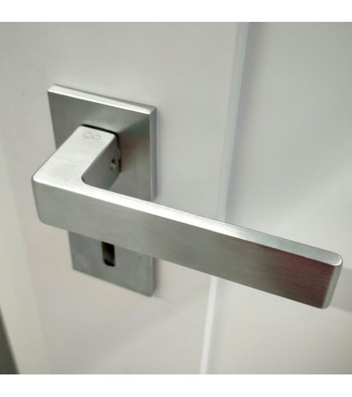 Puxador de porta cromado escovado Apollo puxador design