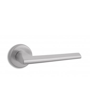 Puxador de porta cromado acetinado Ento Pilot puxador design