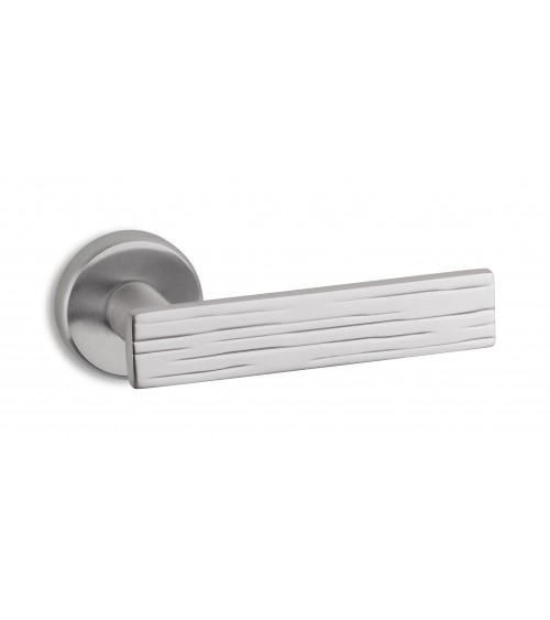 Puxador de porta cromado acetinado Ento Wood design