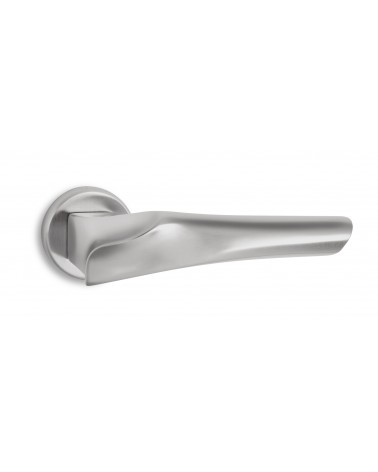 Puxador de porta cromado acetinado Ento Anatomica design