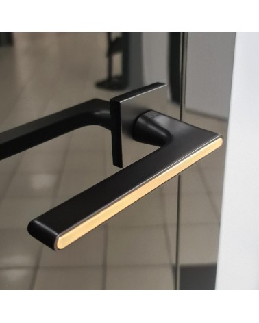 Puxador de porta preto e dourado Ferrara quadrado - puxador design