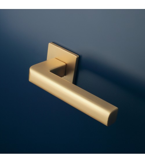 Puxador de porta dourado mate SALICE ferragens design