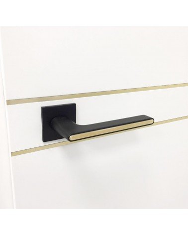 Puxador de Porta Bicolor Preto e Dourado numa placa quadrada - modelo Ferrara - puxador design