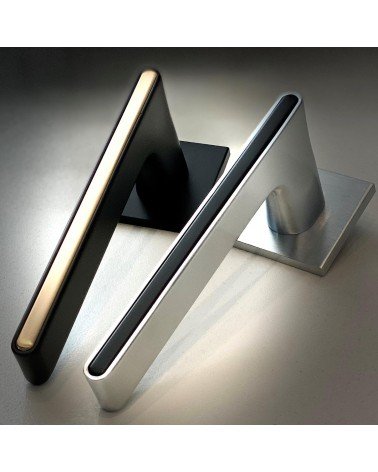 Puxador de Porta Preto e dourado Ferrara quadrado - puxador design