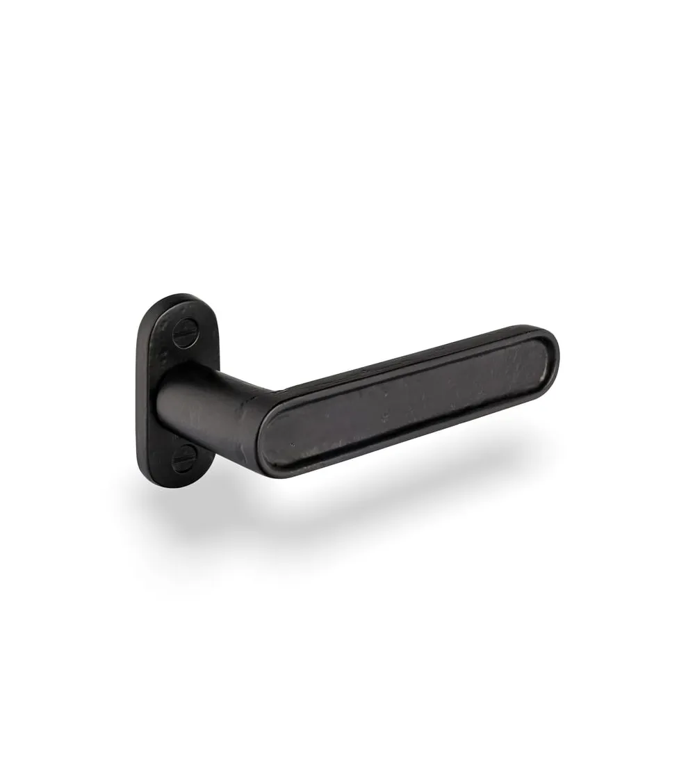 Puxador de porta em ferro preto