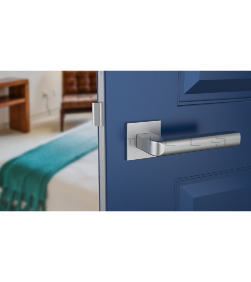 Puxador de porta cromado acetinado SALICE ferragens design