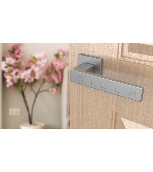Puxador de porta cromado acetinado PINA design de puxador