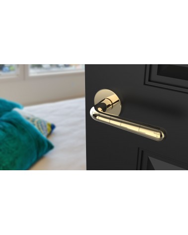 Puxador de porta Retro IRGA puxador design cor 5 vista de cima inclinada montado numa porta