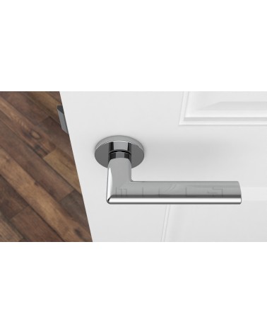 Puxador de porta cromado polido KALMIA puxador design vista de cima montado numa porta