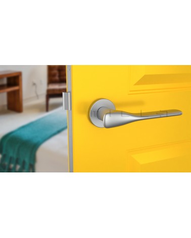 Puxador de porta futurista ORCHIDE puxador design cor 2 visto de frente montado numa porta