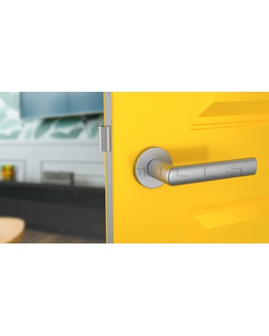 Puxador de porta moderno SILENA puxador design cor 1 vista de frente montado numa porta