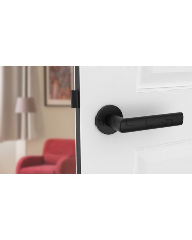 Puxador de porta preto SILENA ferragens design vista de frente montado numa porta