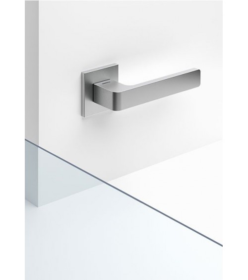 Puxador de porta cromado polido Mandelli Lario puxador design