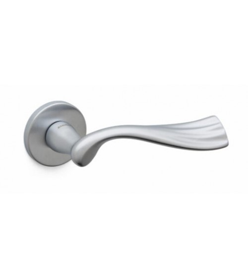 Puxador de porta cromado acetinado Mandelli River puxador design