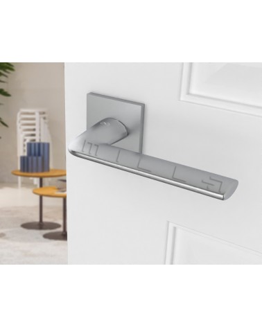 Puxador de porta estilo clássico STINGER puxador design vista inclinada montado numa porta