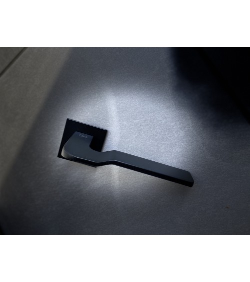 Puxador de porta preto LINE BALI ferragens de design