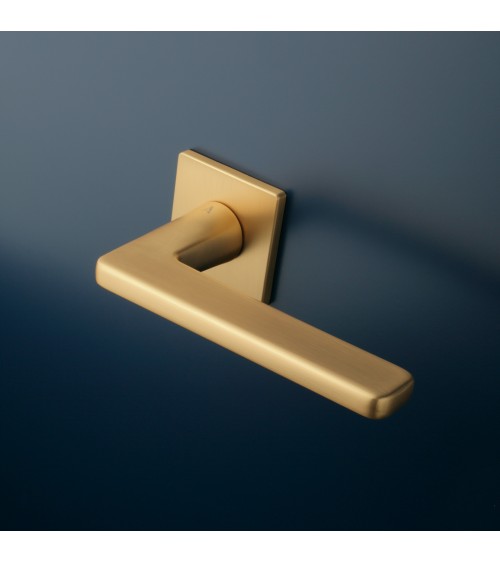 Puxador de porta em placa quadrada SETIA ferragens design cor 5