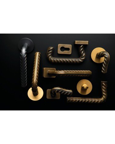 Puxador de porta futurista original Rocksor puxador design pousado sobre fundo escuro