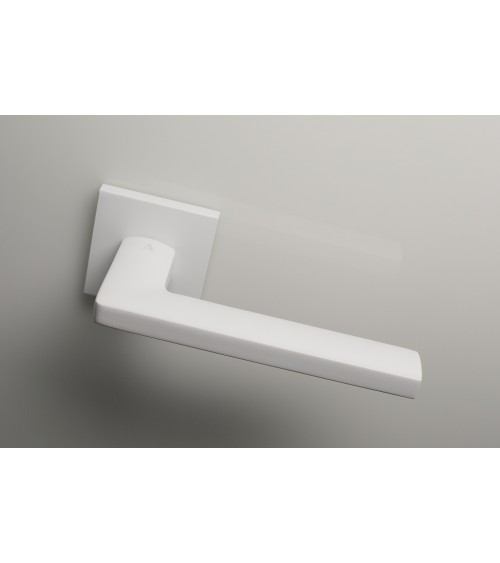 Puxador de porta branco PYROLA ferragens design