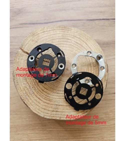 Quatro adaptadores de montagem para puxadores de porta