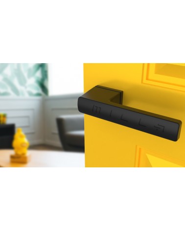 Puxador de porta em zamak BRISA design montado numa porta entreaberta