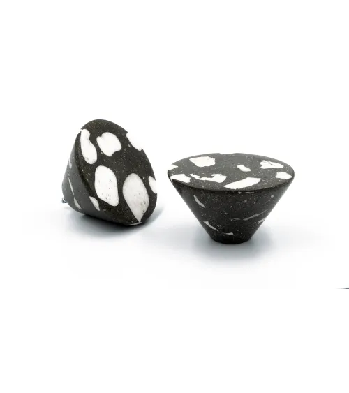 Botão de móvel em cimento - Urbi & Orbi Demenico Rocks Cone - puxador design