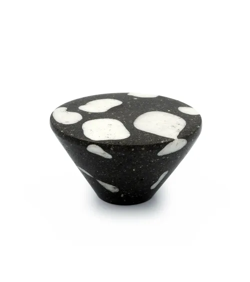 Botão de móvel em cimento - Urbi & Orbi Demenico Rocks Cone - puxador design