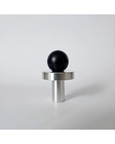 Botão de móvel preto/cromado polido POLA design vista de frente