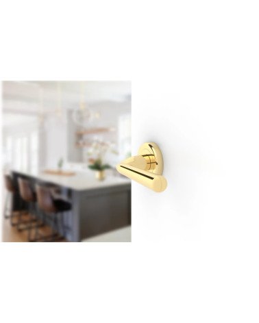 Puxador de porta ouro polido HANDY puxador design montado numa porta