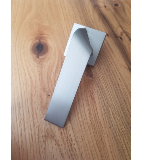 Puxador de porta Buzz QR com roseta chave I - ferragens design