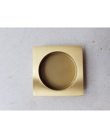 Puxador para porta deslizante sóbrio MANDELLI 1108T puxador design cor 1 colocado numa placa