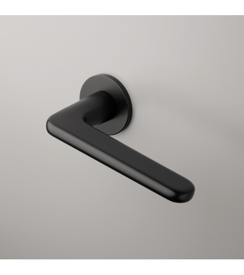 Puxador de porta preto LIRA design