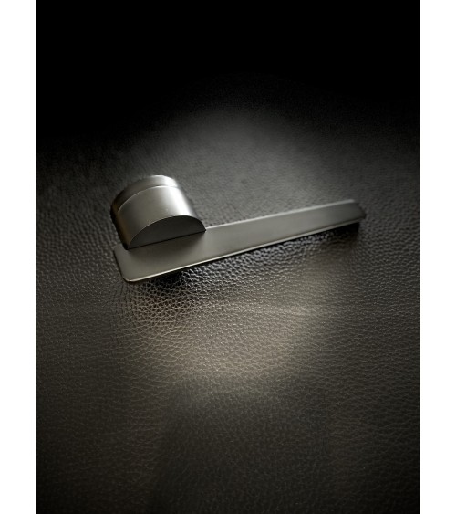Puxador de porta preto JUMELLE puxador design