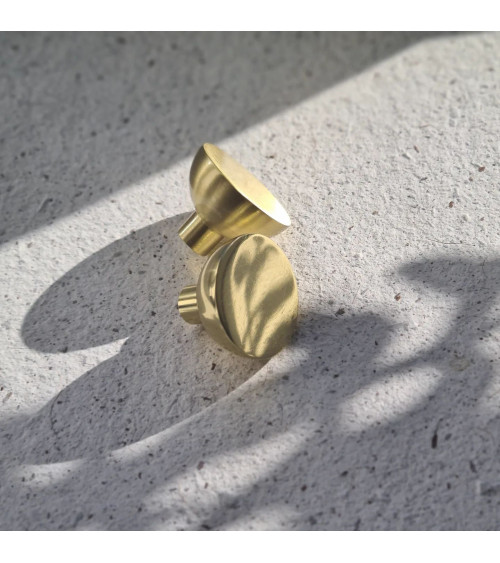 Botão de móvel dourado polido LUNA M puxador design