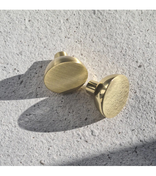 Botão de móvel dourado polido LUNA M puxador design