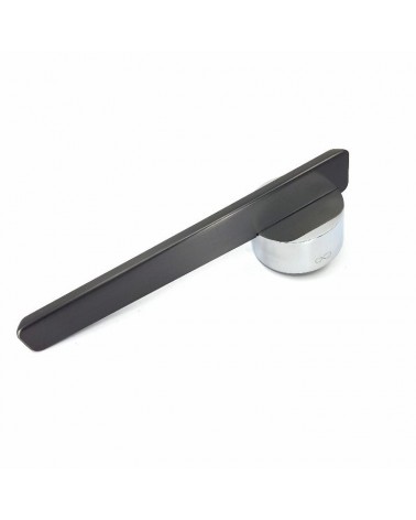 Puxador de porta em zamak JUMELLE design vista inclinada sobre fundo branco