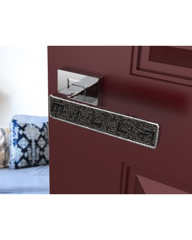 Puxador de porta zamak GLAMOUR ferragens design cor 1 vista de frente montado numa porta 1