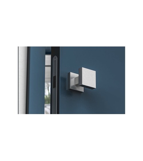 Puxador de porta cromado escovado AEGIS quadrado - pega design