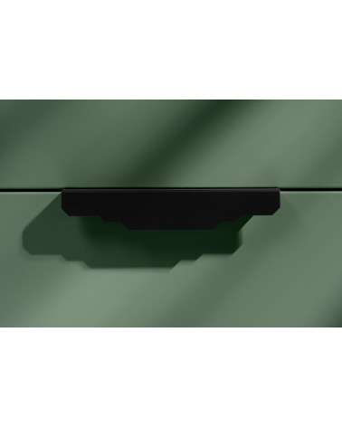 Puxador de móvel em latão KARLA BLACK design colocado horizontalmente sobre um fundo escuro