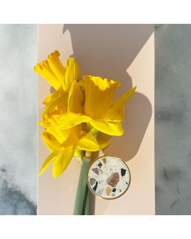 Puxador de móvel em latão e Terrazzo design com flores