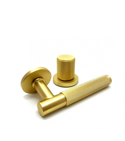 Duo assimétrico puxador e botão de porta texturado ouro mate Time puxador design alinhados horizontalmente