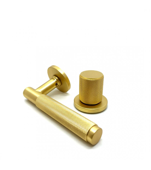 Duo assimétrico puxador e botão de porta texturado ouro mate Time puxador design alinhados horizontalmente