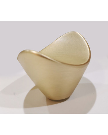 Puxador de móvel dourado mate DIUNA design vista aproximada com sombra