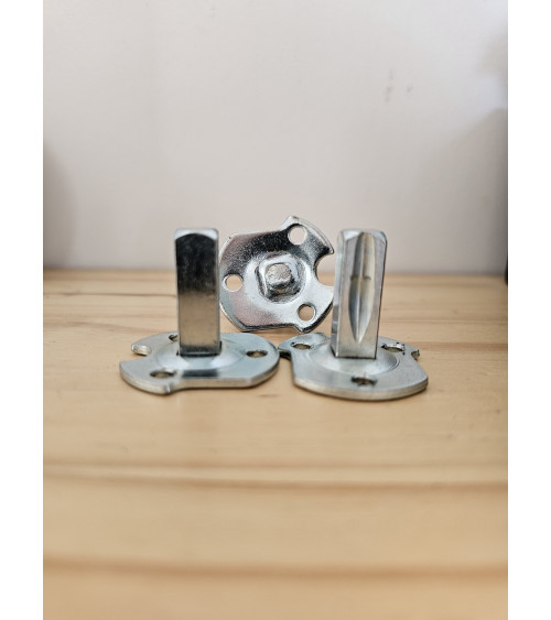 Platine perfurada de fixação com espigo quadrado para puxador de porta